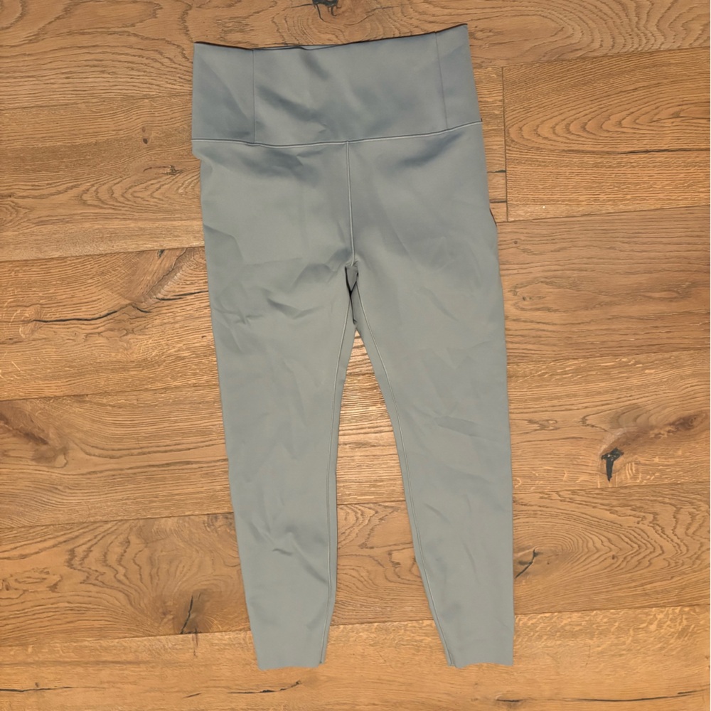 Vuori Light Gray High-Waisted Leggings